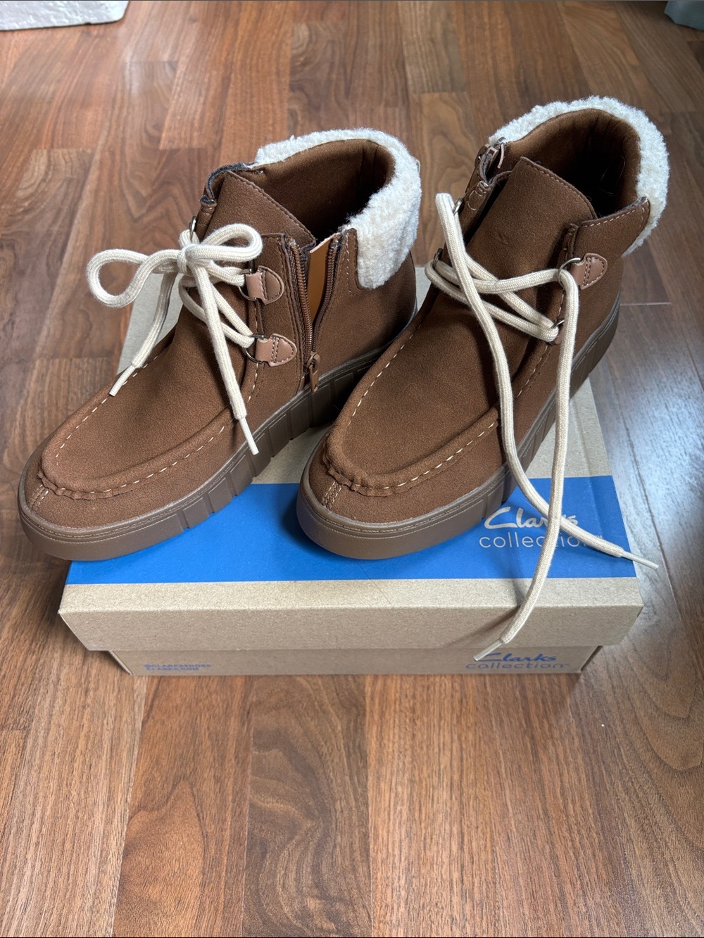 Clarks Women’s Chestnut Brown Sherpa Collar Lace-Up Boots